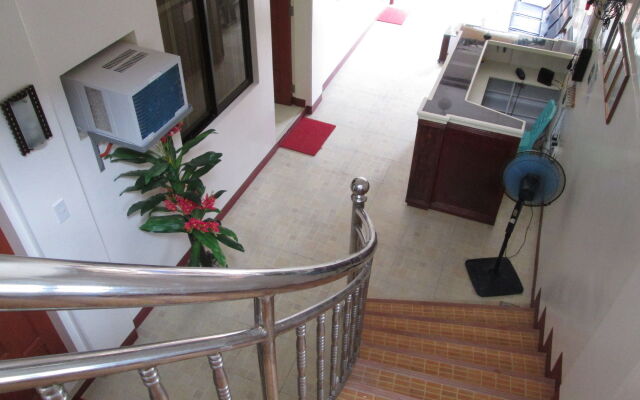 AJ Travellers Inn