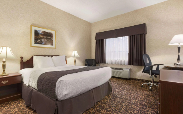 Days Inn by Wyndham Toronto East Lakeview