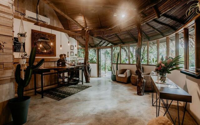 Sansara Surf and Yoga Resort - Retreat