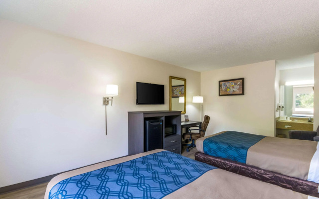 Econo Lodge Little Creek