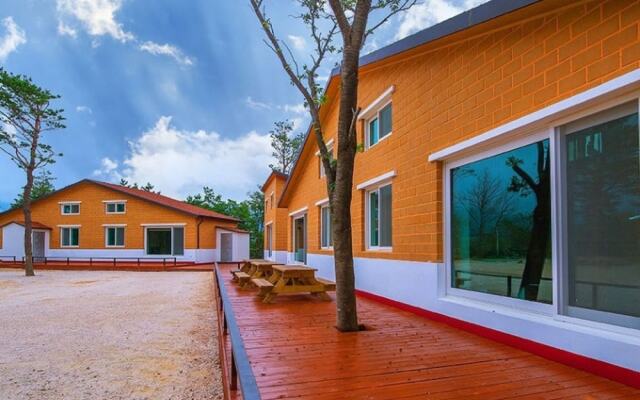 Goseong Sanmaru Pension