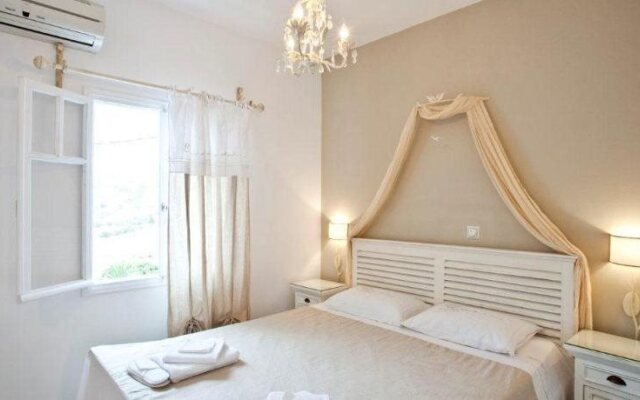 Kimolis Studios & Apartments