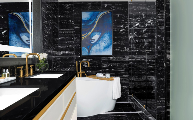 AZUR Legacy Collection Hotel