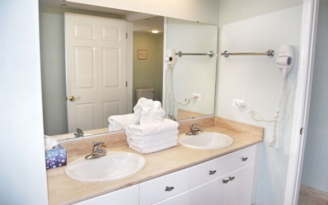 Brighton Tower 1909 3br 3ba Oceanfront 3 Bedroom Condo by RedAwning