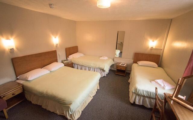 Pinegrove Hotel