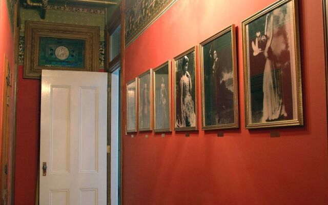 Chateau Tivoli B&B