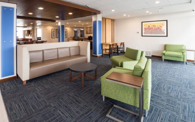 Holiday Inn Express & Suites Auburn by IHG