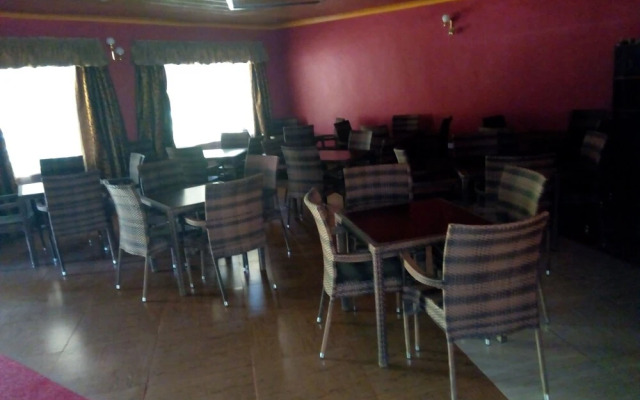 Savannah Lodge Nguluni