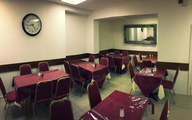Palace Court Hotel