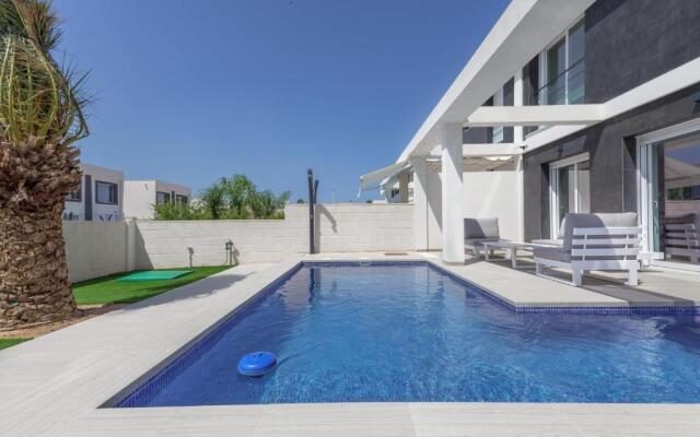 Casa Bos Dolphin Pool Jacuzzi 6p