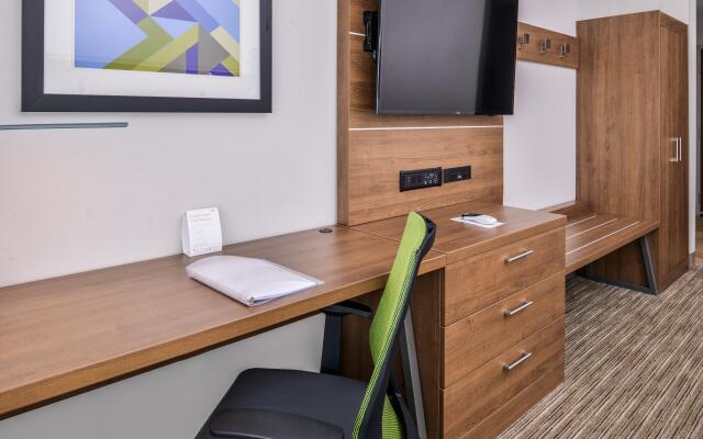 Holiday Inn Express & Suites Siloam Springs by IHG