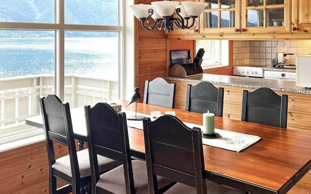 6 Person Holiday Home in Leikanger