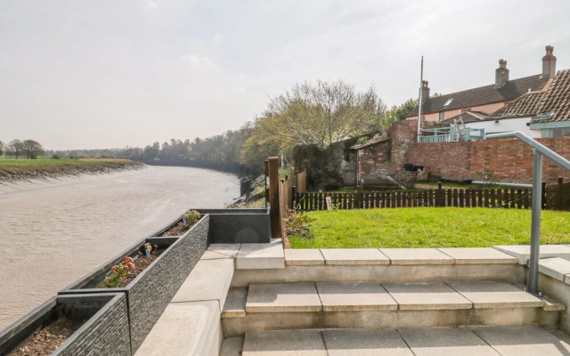 Avonside Cottage
