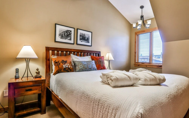 Rundle Cliffs Lodge by Spring Creek Vacation