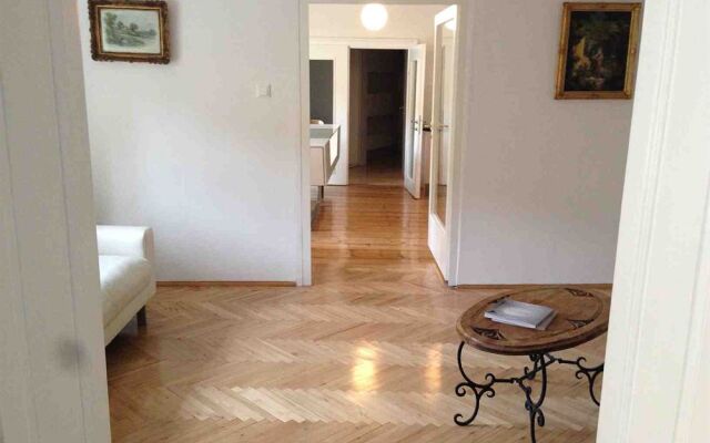 Hans-Sachs-Gasse 10