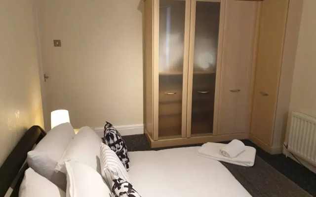 South Shield's Emerald 2 Bed Apartment