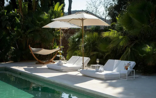 Lavish Villa Near Cala Llonga
