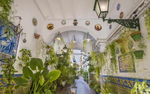Misterhost Patio de las Flores Triana