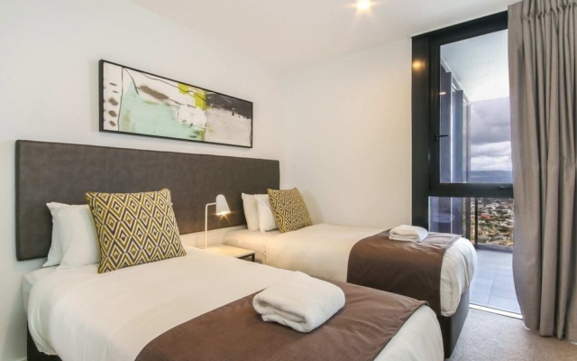 Luxurious 2 Bedroom Brand New Apartment With Amazing Hinterland Views – Guest Rooms – Gold Coast