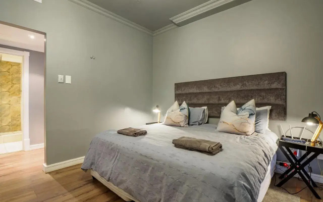 2 Sleeper with King Bed at Point Waterfront