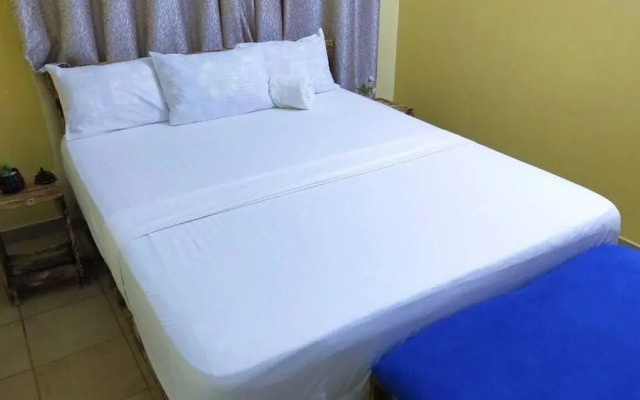 Lux Suites Mtwapa Holiday Home