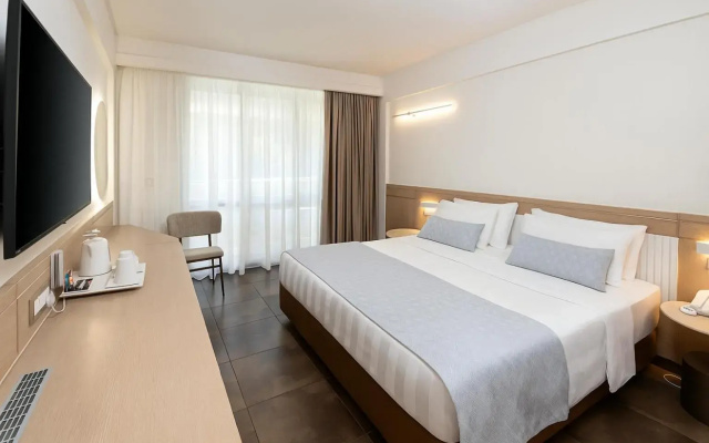 Thalassa Beach Resort - Adults Only