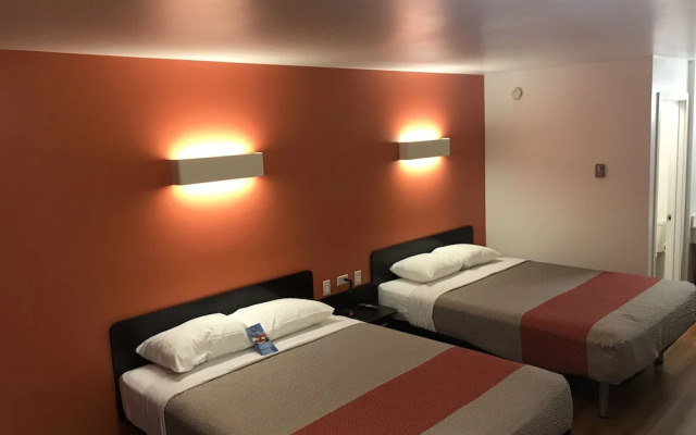 Motel 6 Kamloops, BC