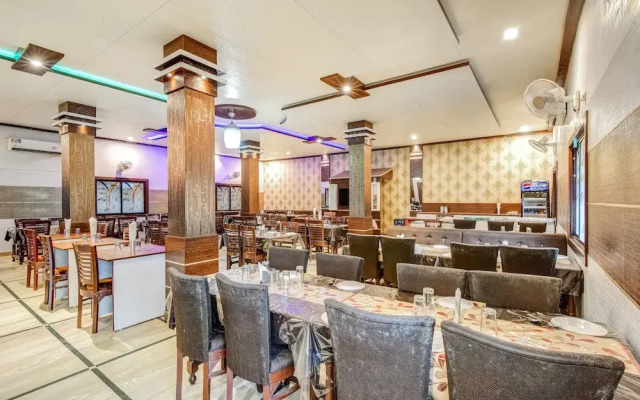 SPOT ON 61898 Hotel Riya Palace