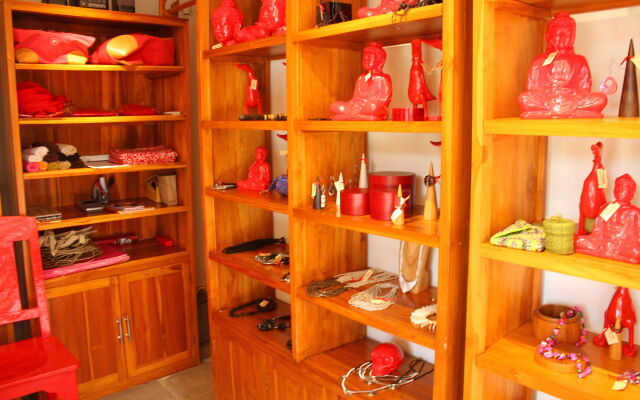 Rouge Bali - Lounge Bar, Villas & Spa