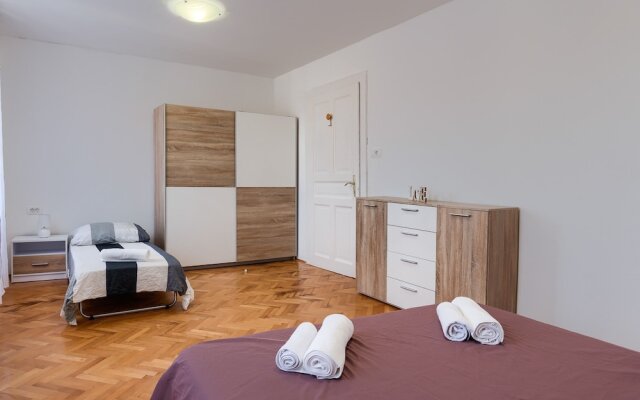 Andrea&Leon Apartments