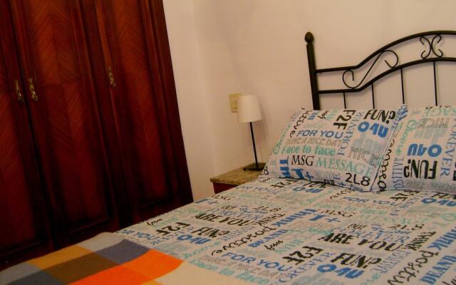 House With 3 Bedrooms In Oviedo With Wifi