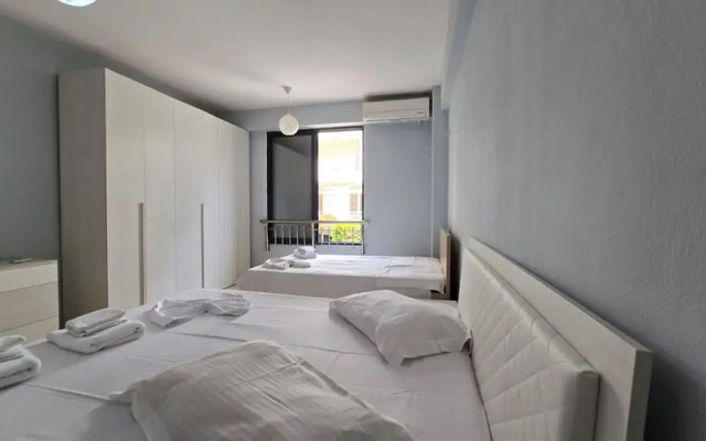Tirent Apartment - Cozy Bedrooms Stay by Golem Beach.