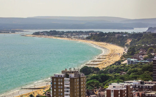 Premier Inn Bournemouth East Cliff