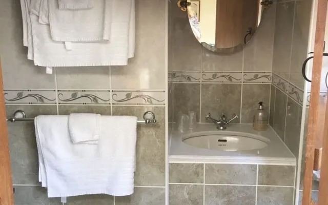 Bumble Cottage B&B