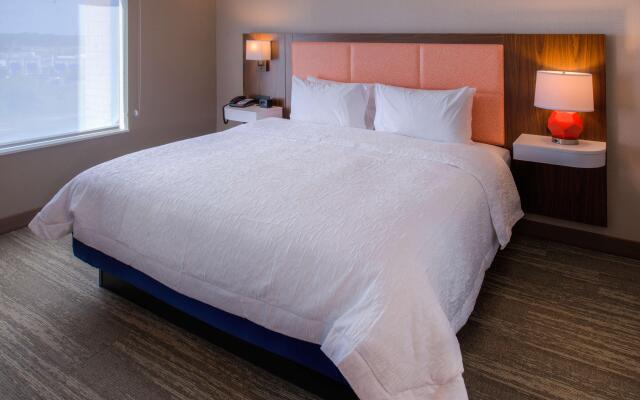 Hampton Inn & Suites Wixom