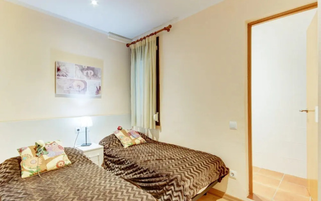 Apartment in Roses by the Beach