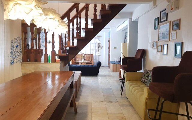 Go Surfari House