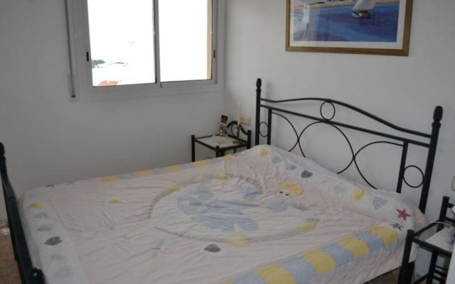 106261 - Apartment in Llança