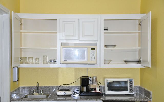 Plantation Suites & Conference Center