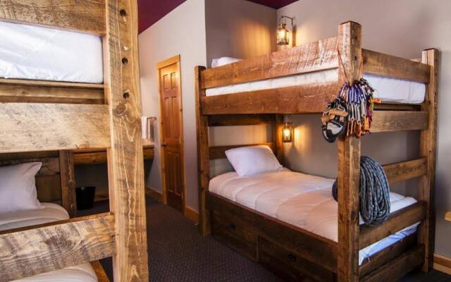 Allaire Timbers Inn