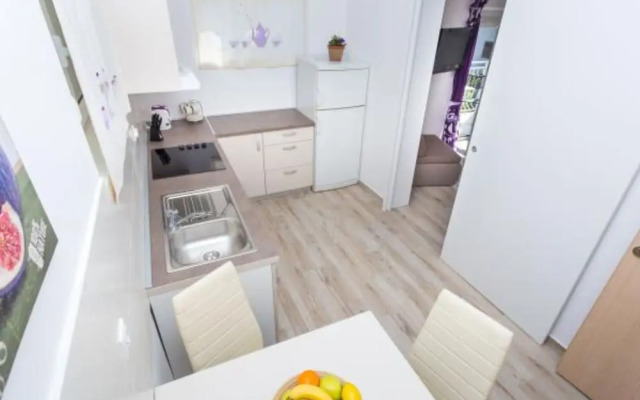 Cozy Seaview Retreat A & M Apartments
