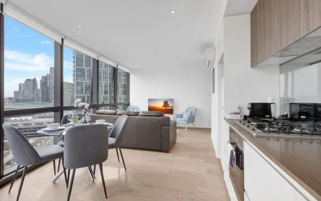 Wyndel Apartments Riverside on Collins