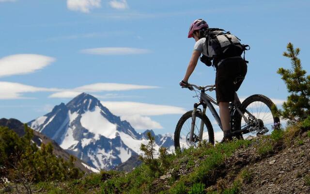 Tyax Lodge & Heliskiing