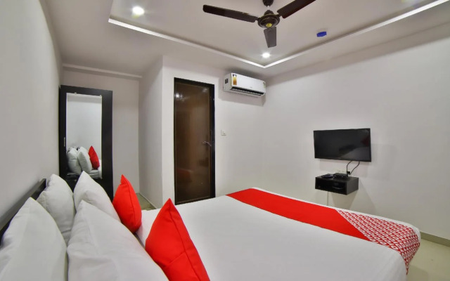 Hotel Blue Trio By OYO Rooms