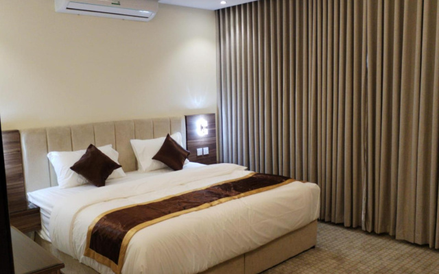 Al Eairy Furnished Apartments Qassim 4