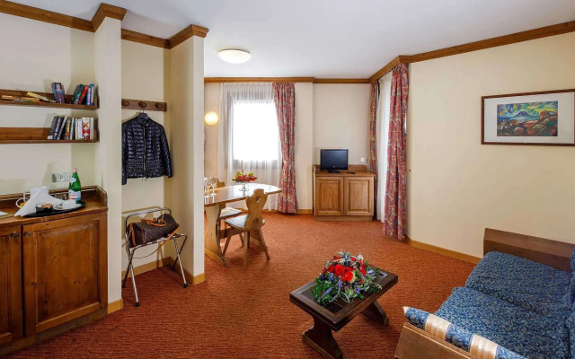 Hotel Alaska Cortina