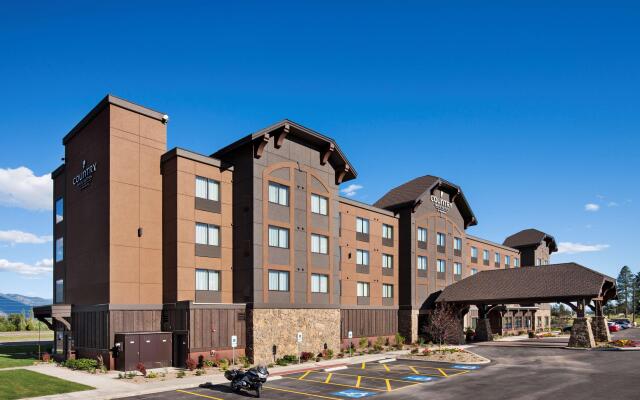 Glacier International Lodge