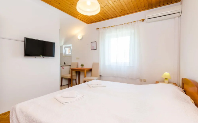 Apartments Mali Paradiso