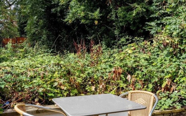 1-bedroom Apartment With Private Garden