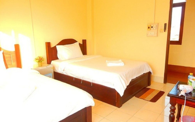 Vang Vieng Camellia Hotel